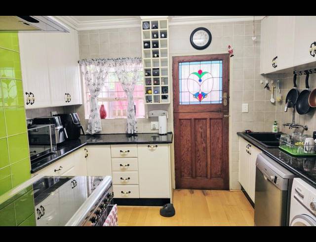 3 BEDROOM TOWNHOUSE FOR SALE IN BEDFORD GARDENS